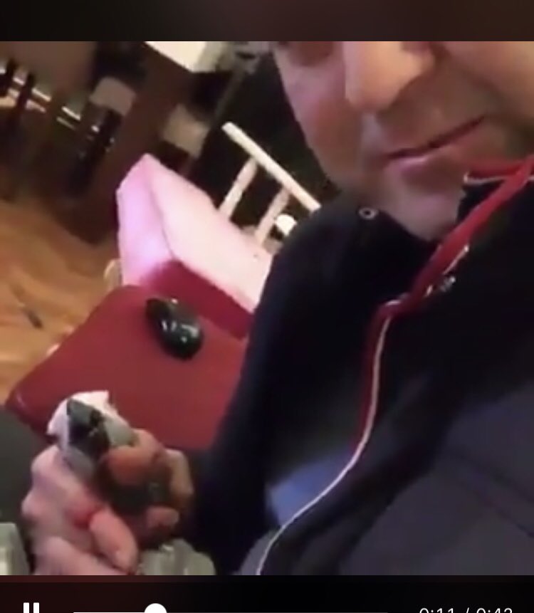 Son durum;
Papağan’a işkence eden şahıs yarın “ hayvana işkence” suçuyla Adliyeye çıkartılacak.
AHBAP platformu olarak biz de şikayetçi olduk.
Tarım ve Orman Bakanlığı olaya el attı.
Papağan yasa gereği milli parklar Müdürlüğüne verilecek.
Hemen tedaviye başlanacak
Takipçisiyiz!