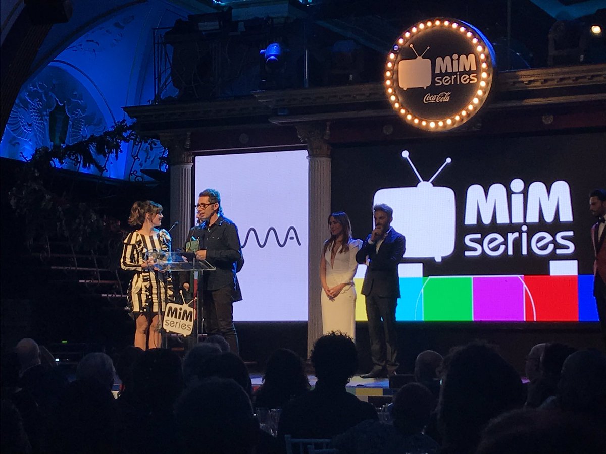 El #PremioMiM-DAMA a la MEJOR SERIE COMEDIA es para...
¡#MiraLoQueHasHecho, de <a href="/MovistarPlus/">Movistar Plus+</a> y <a href="/ElTerrat/">El Terrat</a>! 🏆 #PremiosMiM #MiMGala