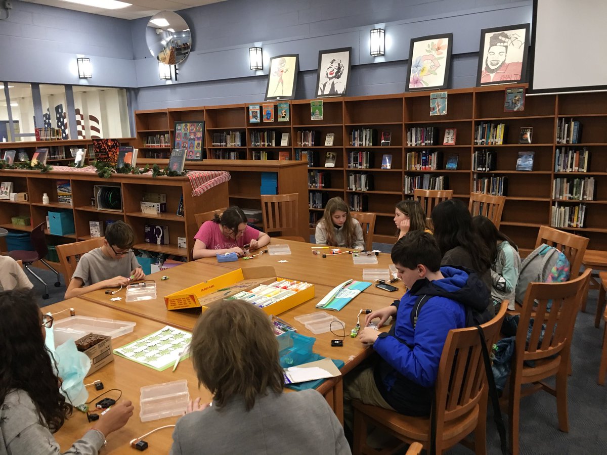 MzHumz's tweet photo. WMS Makers Club designing their first project - a mini-snowstorm using ⁦@littleBits⁩ &amp; ⁦@OfficialCricut⁩ made snowflakes. https://t.co/dn8TgTs6Be