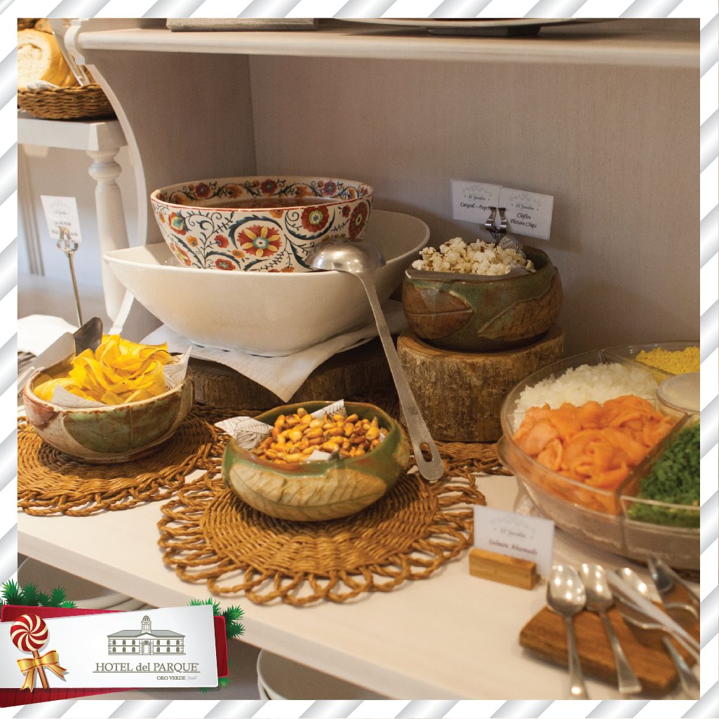 Creamos el ambiente perfecto para la primera actividad del día de nuestros huéspedes: Armamos nuestro desayuno de todos los días en medio de nuestro orquideario. #HotelDelParque #QualityTime #BreakFast #Moments #Service