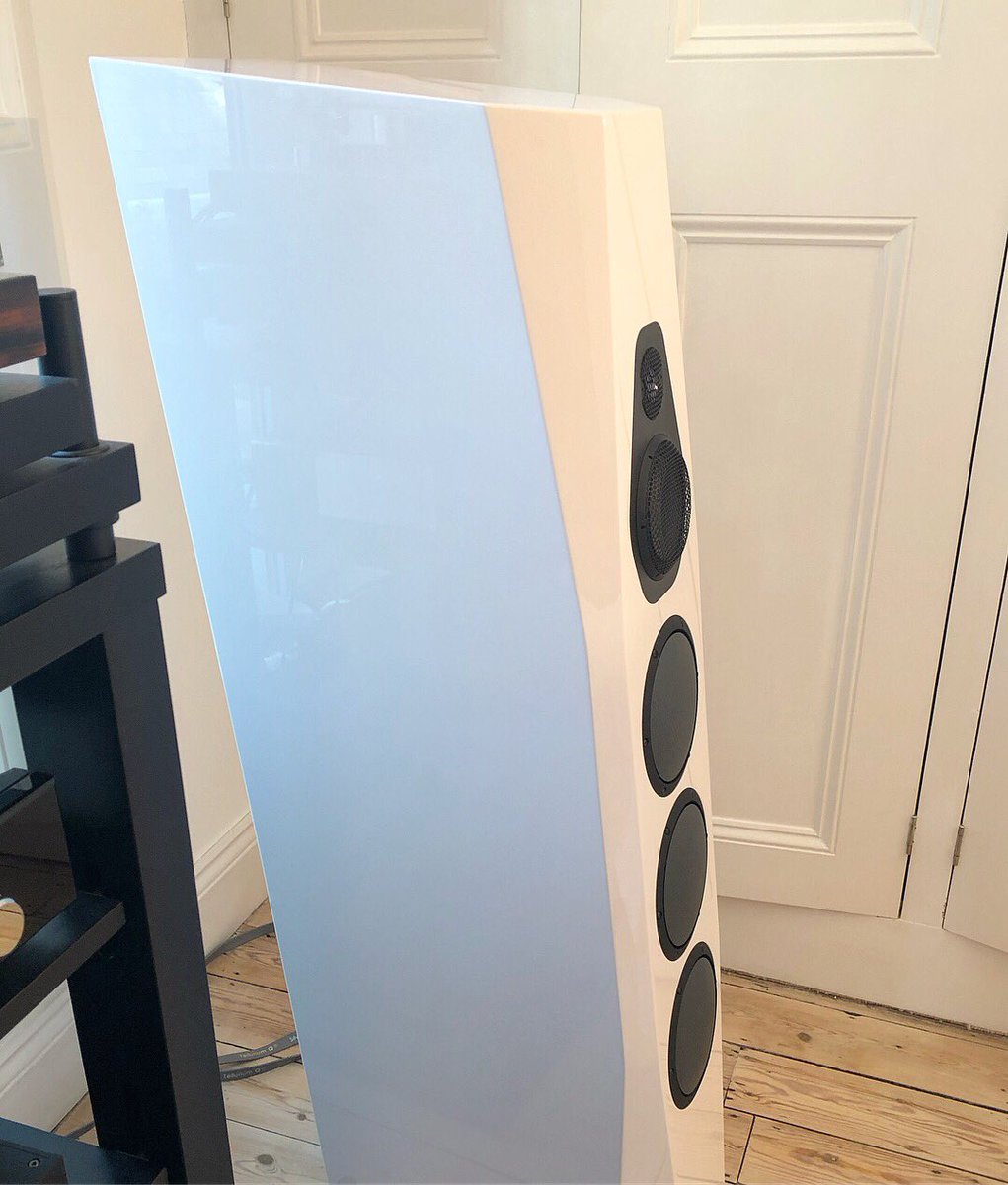 Very proud to document the first ever UK delivery of a pair of gorgeous Vimbergs. Coming to a dealer near you soon, the £23,000 Mino will provide over 95% of the clarity, purity and sheer invisibility that we expect from a Tidal loudspeaker, but at less than 50% of the price.