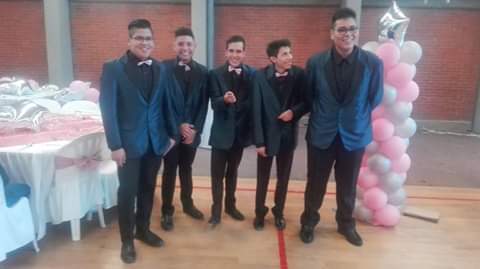 El que persevera alcanza.
😎✌💜
#gabriel_carbajal
#moloteco
#xv