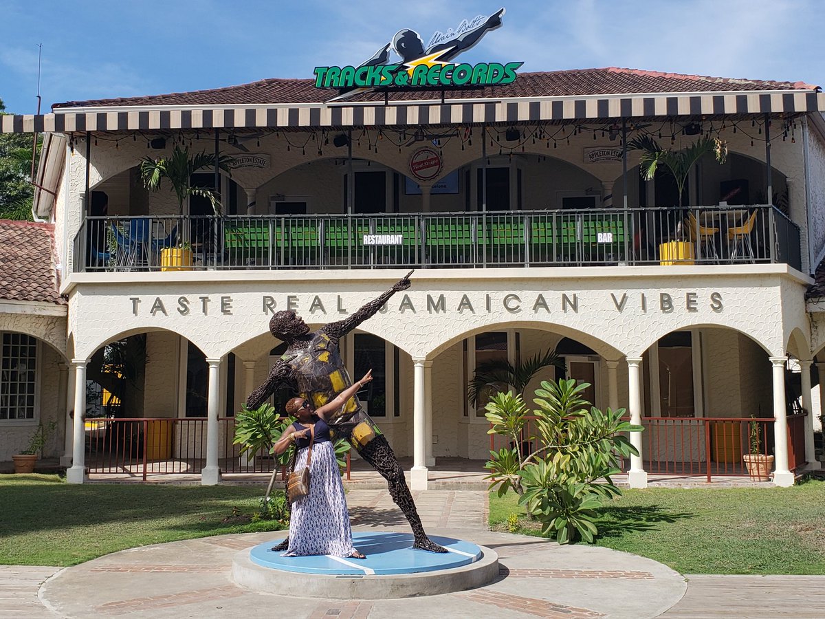 madteejay's tweet image. Nice place.lovely service @usainbolt   
#TracksandRecords.