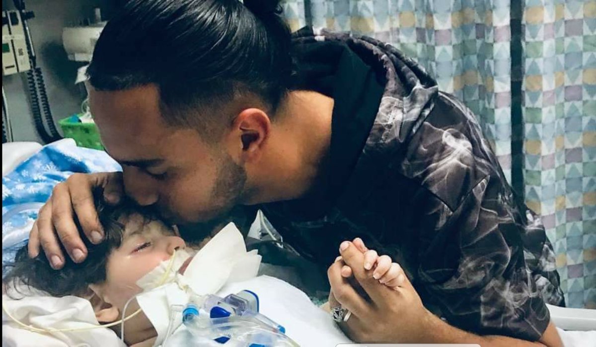 _SJPeace_'s tweet photo. Because of Trump's Muslim ban, the mother of a 2-year-old U.S. citizen on life support can't be by his side.

This is what happens when you enact policy banning millions of people from the U.S. based on religious prejudice. 

Demand that she'd be allowed entry. 

RETWEET THIS! https://t.co/yZQY8NXEjN