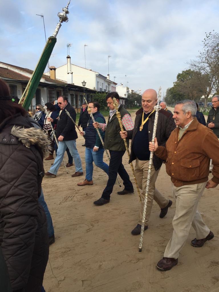 Ayer Domingo y un año mas, nuestro concejal @JuanmiGomez_Esp acompañó a la <a href="/HdadRocioCamas/">Hdad. de Ntra. Sra. del Rocio de Camas</a> en representación de nuestro partido en su Misa oficial anual en la aldea.
Desde estas líneas agradecemos a la Hermandad su invitación y el cariño que siempre nos brindan.