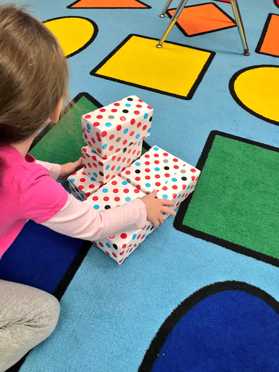 KathrynCorcor14's tweet photo. Sort and Stack the Presents 🎁❗️ #BlocksCenter #AMPreschool #WeAreChesterNJ https://t.co/3B5ZJSJjqm