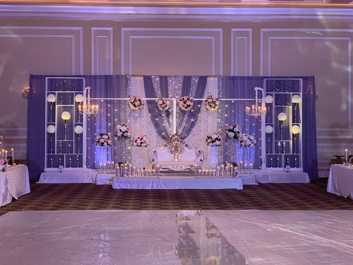 VISHKUMAR2878's tweet photo. Vivek & Pinky’s #wedding #reception setup. We ( #knkentertainmentgroup) had great pleasure of providing these services #dj #decor #lighting #sound #stagedecor #backdrop #flowers #furniture #royalsofa #centerpieces #tablerisers #candles #candleholders #candlabras https://t.co/77EUlMbuCh