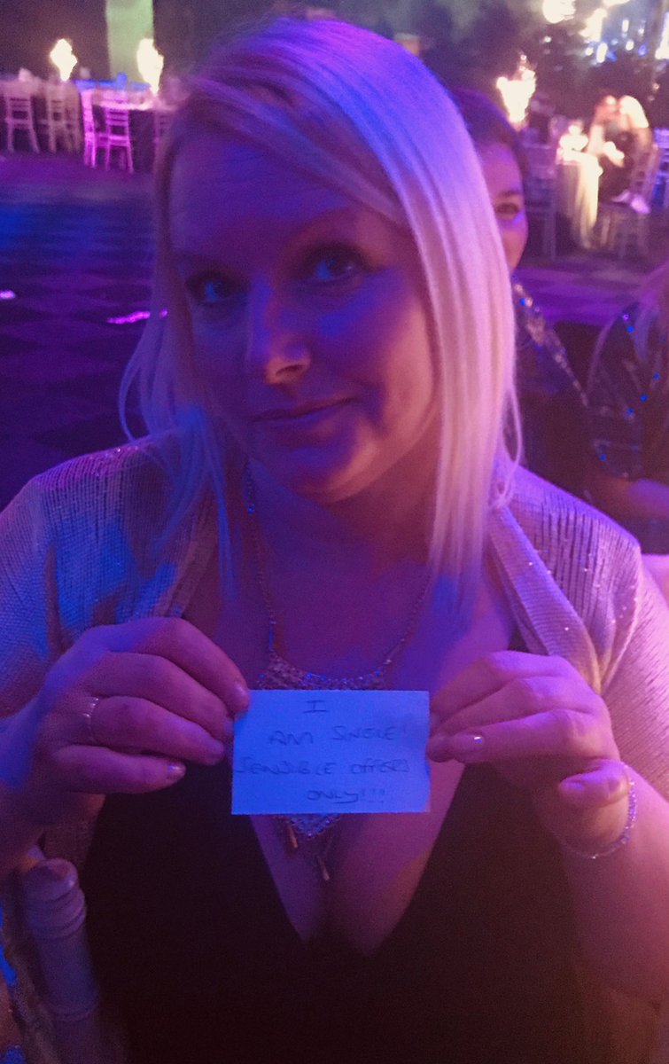 AmyHudson__'s tweet photo. ‘I am single, sensible offers only’ table 196 gentlemen #necxmas18 https://t.co/9ECu3r7lto