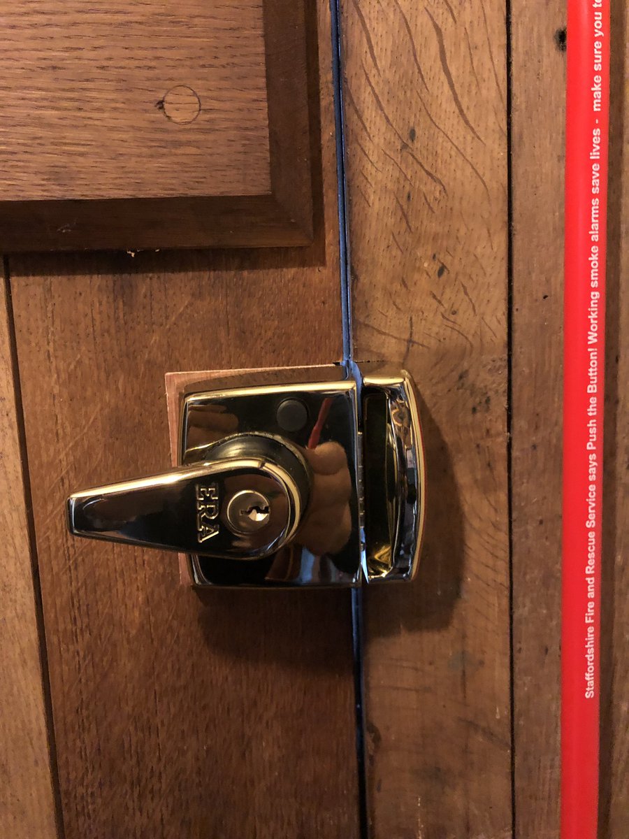 LockFit_UK's tweet photo. Another ERA night latch fitted to a grade 2 listed building.
#ERAlocks #lockfit #locksmithburton #ERAsecurity https://t.co/x8YNmouD8O