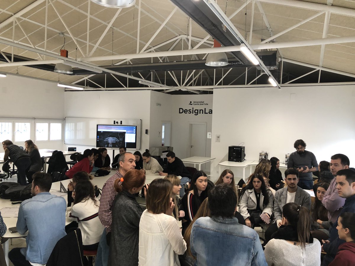 jlmalaga4's tweet photo. Magnífica jornada de #emprendimiento con los alumnos de @colmenaucjc y los nuevos proyectos de @SEK_Lab https://t.co/kZrkxGe2qB
