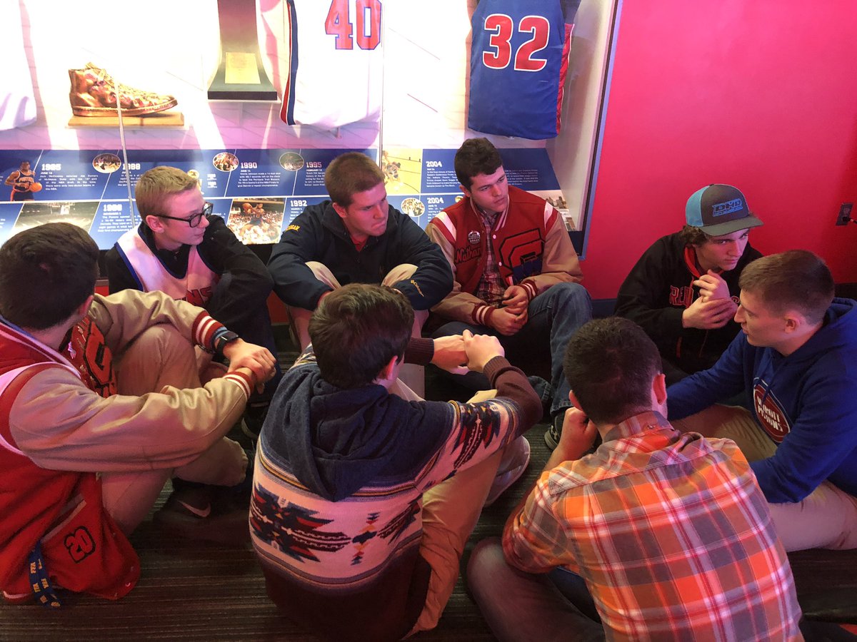 ecarlsonshs's tweet photo. Working through executive decision scenarios and writing thank you notes to the troops. More great opportunities at the @mascmahs and @DetroitPistons leadership event. @glasecki3 @MrCarlsonSHS https://t.co/72DZWMXcVO