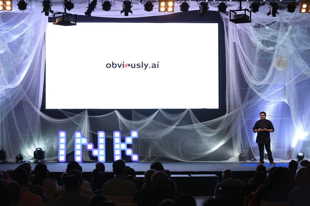 inktalks's tweet photo. AI was definitely a hot-topic at #INK2018 and in a light yet informative talk, INK Fellow Nirman Dave spoke about pushing the boundaries of artificial intelligence. 'Could machines be made to predict irrational human behaviour?' he questioned.
#AI #tech #MachineLearning #fellow https://t.co/9sUHgxDPma