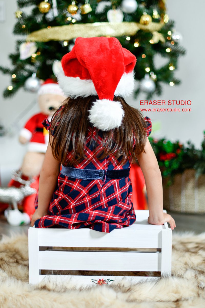 eraserstudiousa's tweet photo. We setup all professional lights in your house for Christmas photography. For booking call or direct message us!
#EraserStudio #PhotoStudio #LAPhotoStudio #LAPhotographer #LAArtist #Aliasghar_Hosseini #Sanaz_Mahdi #LA #PortraitPhotography #Portrait @ahoseiny2 @NikonUSA https://t.co/qjpkSmfNid