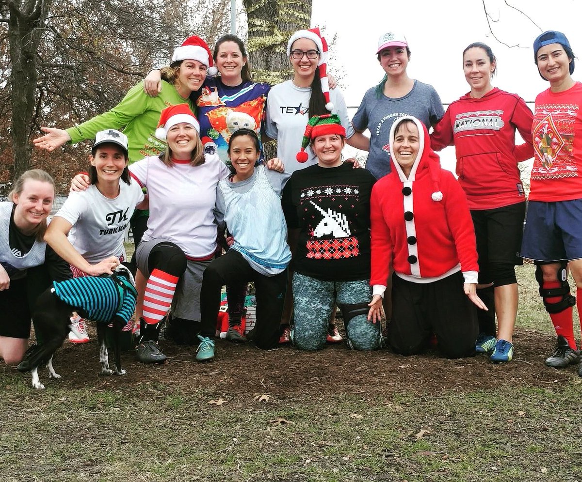 AustinUltimate's tweet photo. We had the most wonderful time at the December Women's Pickup Game yesterday! #womeninultimate #playlikeagirl #pickupultimate  #happyholidays https://t.co/uBwE7ZPUGx