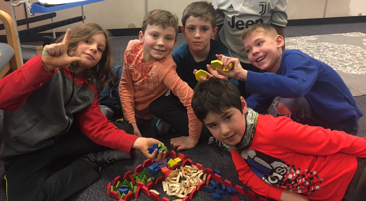 madame_jasmine's tweet image. These designers are proud of their creation! #EJHSYK1 #softentry @jhs_schools