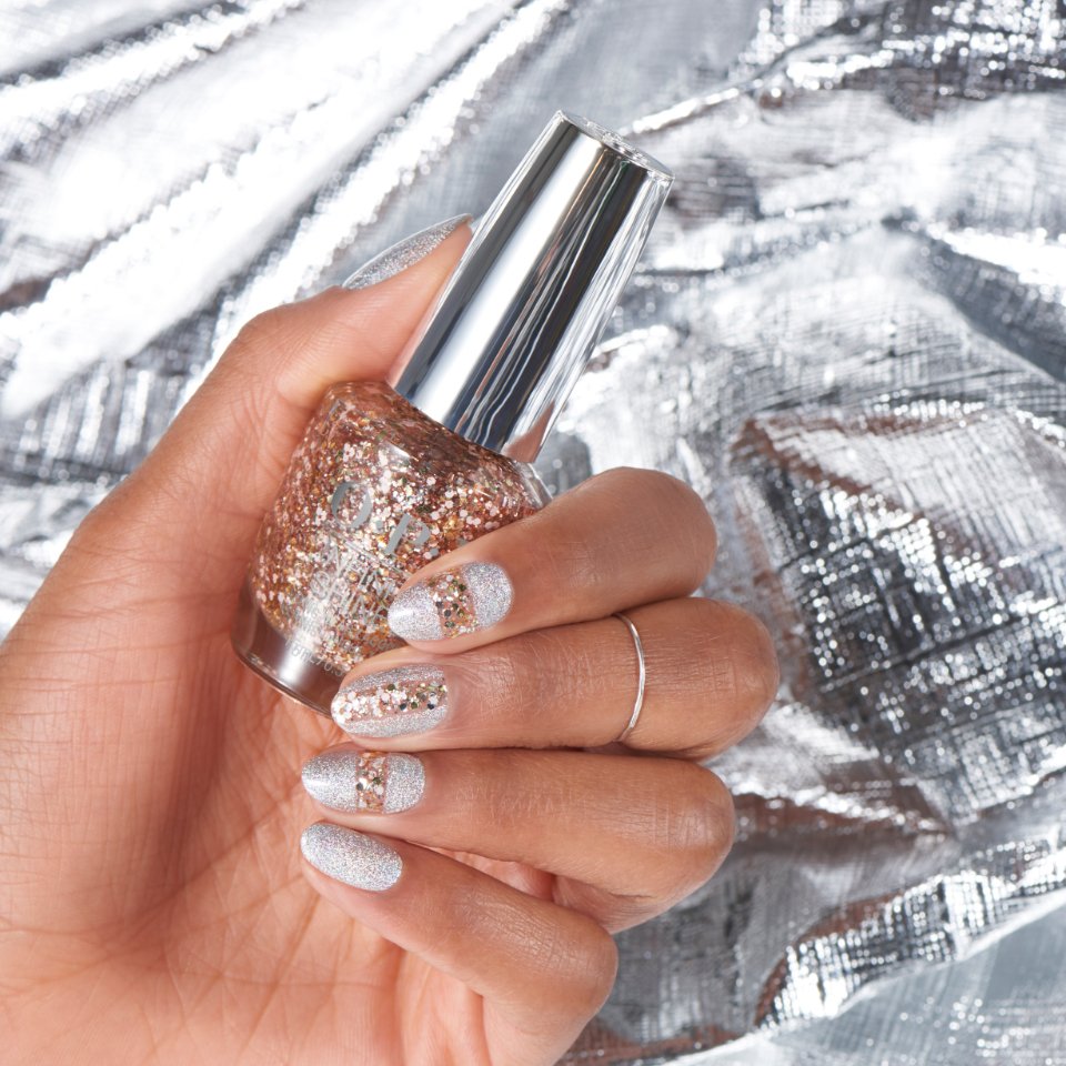 OPI_PRODUCTS's tweet photo. Let your nails hit pay dirt, without getting dirty. #GoldKeyToTheKingdom🔑🏰 #TinkerThinker🛠️🤔😉 #DreamsOnASilverPlatter🍴😴 #IPullTheStrings🤹😈 #OPIandNutcracker #Disney #InfiniteShine Shop the collection here: https://t.co/90NO7kVDRY https://t.co/SvIMi6aVv6