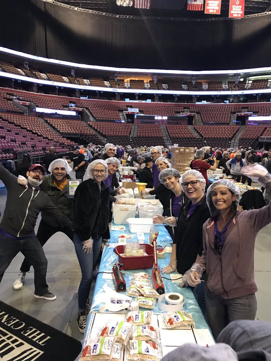 Last Tuesday, approx 50 volunteers from @GrantThorntonUS helped package over 300k meals for those most in need in our local community #GTUnited #DayofCaringBroward
