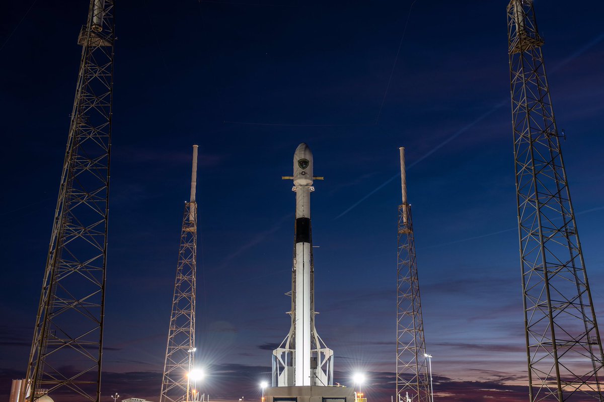 Falcon 9 and GPS III SV01 are vertical on Pad 40 in Florida