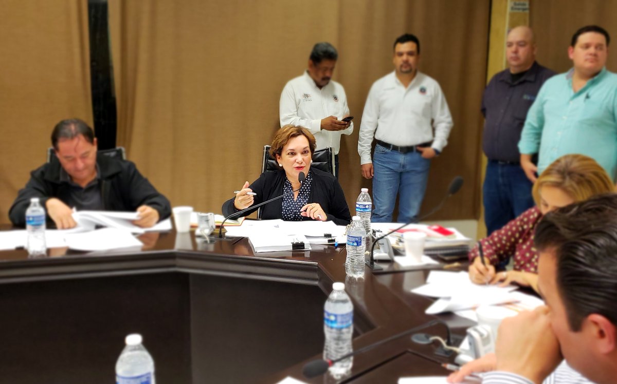 En Comisiones Unidas de Hacienda, votamos a favor de eliminar el incremento al impuesto hotelero; se queda en 2%. Se logró gracias a la participación de ciudadanos y empresarios del sector. #PaquteFiscal2019