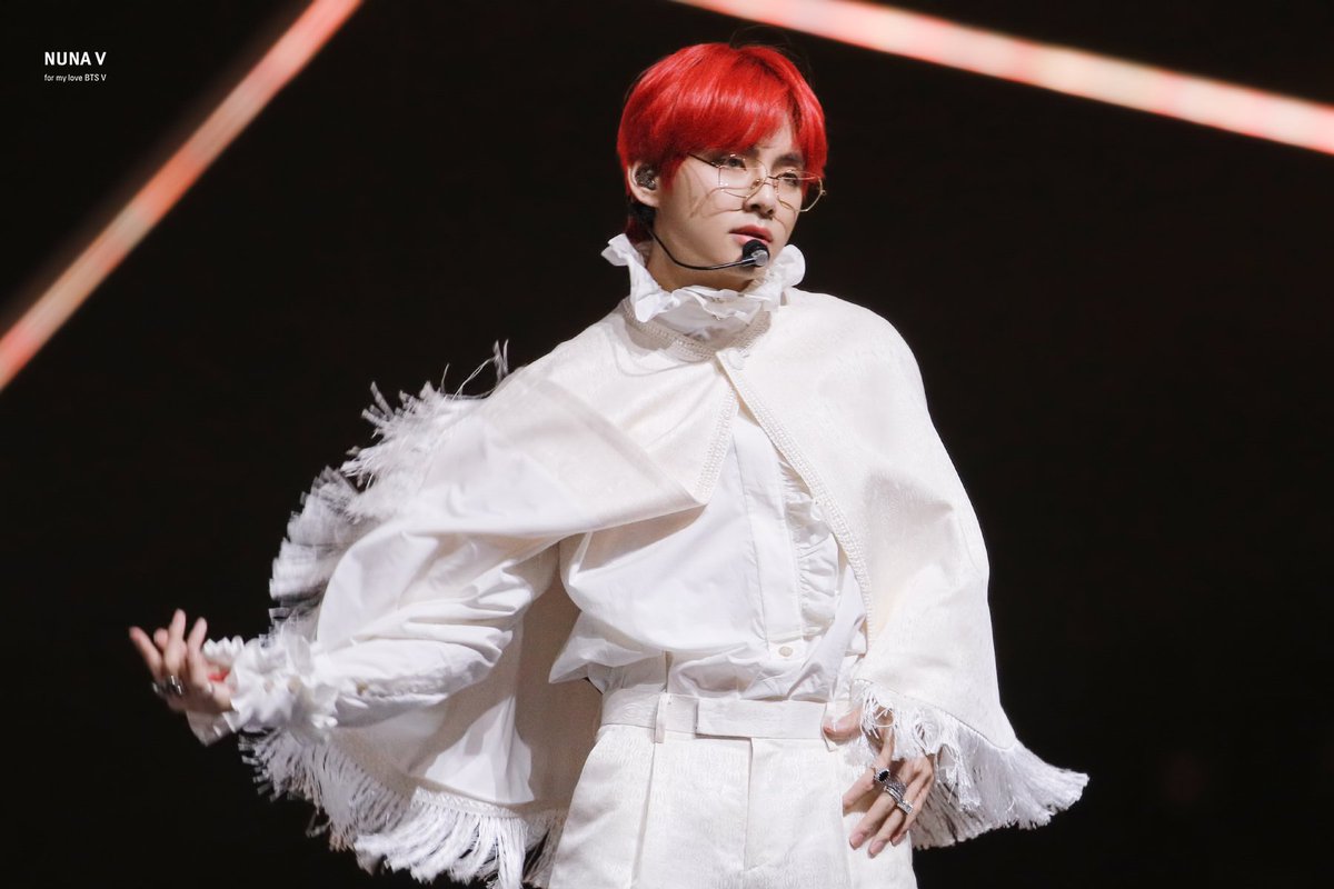 _nuna_V's tweet photo. [HQ] 181214 MAMA HONGKONG
🌹
#이삐사진전 #태형 #뷔 #V #taehyung #방탄소년단 #BTS @BTS_twt https://t.co/36vlmfty2s