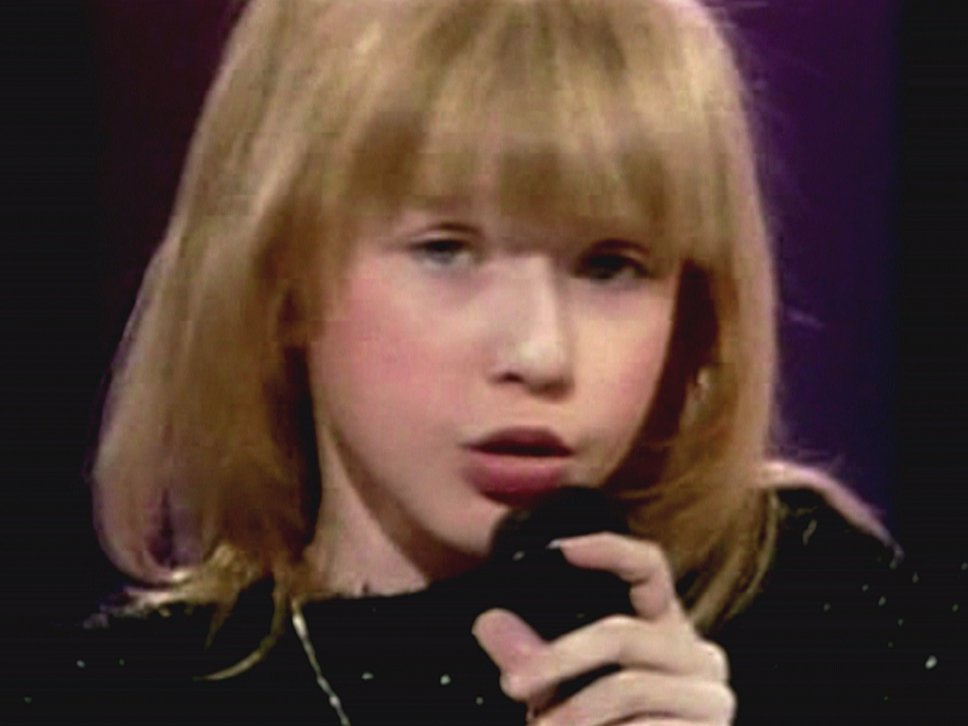 Christina Aguilera Brown Eyes