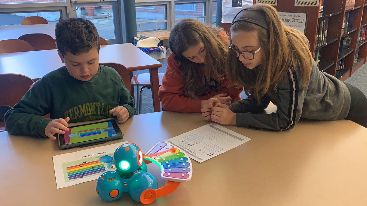GreenfieldLMC's tweet photo. Going beyond the @HourofCode with @WonderWorkshop Winterwonderland challenges with Dash and Dot! Ss programmed Dash to play Jingle Bells and used the bulldozer accessory to clean up a winter blizzard! #WonderWorkshop #DashandDot #Coding #CodingintheLibrary #robots https://t.co/IqkzvNNJWv