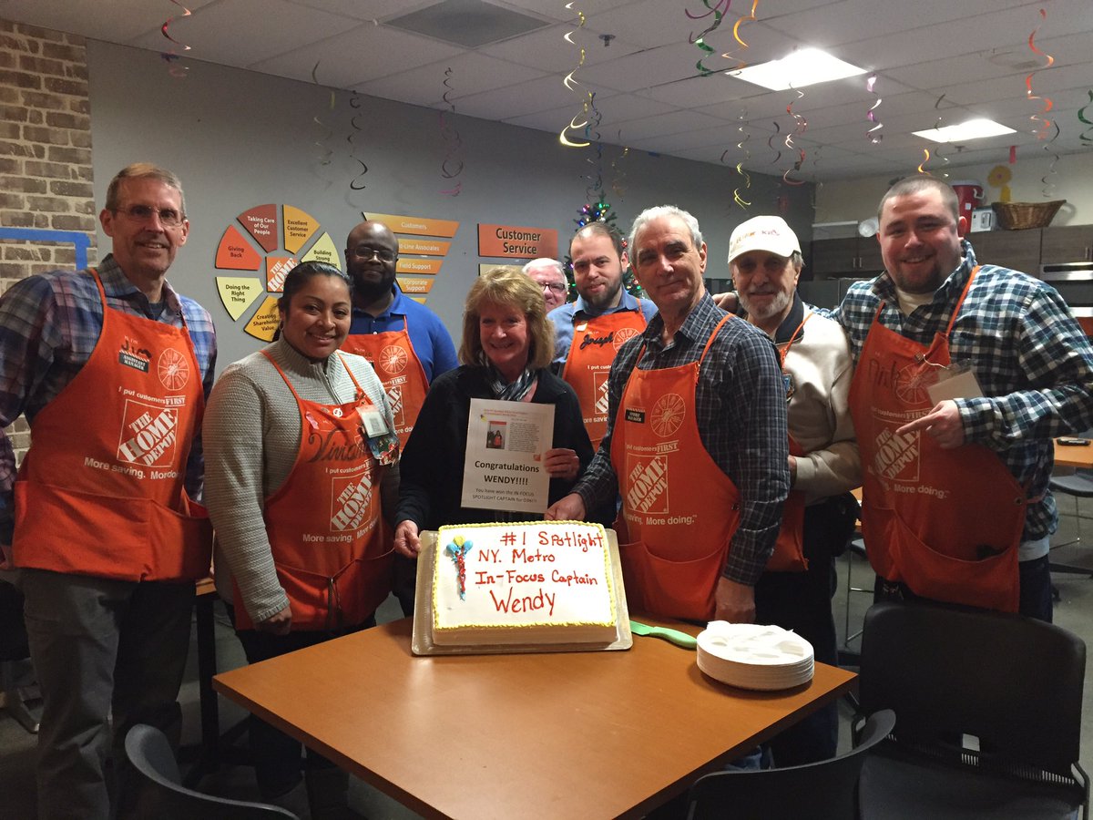 SusanCortese's tweet image. D36 LI NY Metro spotlighted WENDY, Our IN-FOCUS CAPTAIN @HuntingtonHD! We are 200+ days safe and we are striving for the #365Club. Focus on Safety is how we start &amp;amp; end each day. #WarmUp  #FormUp #TeamUp #GearUp @richardnydegge2 @mespo2013 @PeterDeStasio @NordtTodd @MarcSegovia4