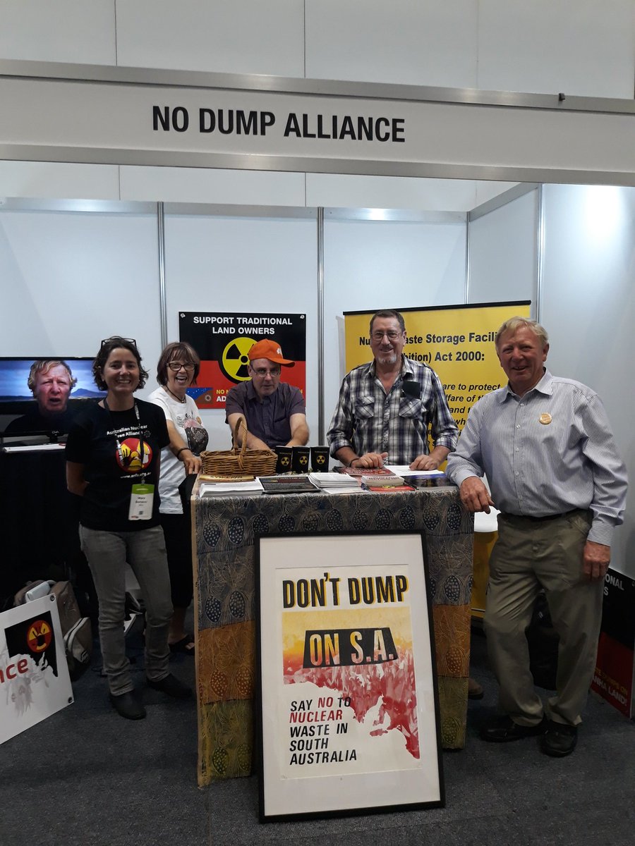dump_no's tweet image. Flinders Local Action group at the No Dump Alliance stall @LabConf2018
