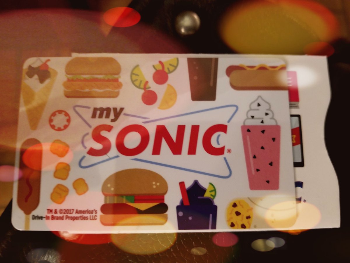 DennisSmith's tweet photo. 8 days 'til Christmas and I just opened my first gift (not that it's about getting gifts, cause it's not). Regardless, somebody knows me and loves me...#mySonic #SonicGiftCard ๐๐ฅค https://t.co/OgWNY8zuoZ