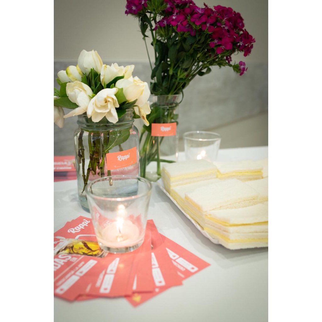 Estuvimos haciendo los arreglos florales via <a href="/RappiUruguay/">Rappi Uruguay</a> en el <a href="/RegencyHotelsUY/">@regencyhotelsuy</a> para mega desfile de <a href="/emamodelsok/">emamodels</a> 💐💫⚡️ @micallambi 📸