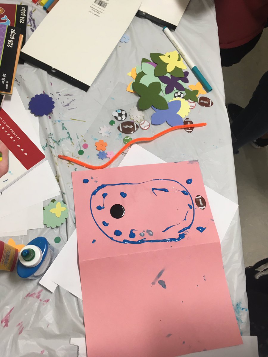 ChildLifeMorgan's tweet photo. Great afternoon with @rb_research @childlife #retinoblastoma #creativearts #crafts #pediatrics #worryeaters #medicalplay https://t.co/IoswtkFZ3r
