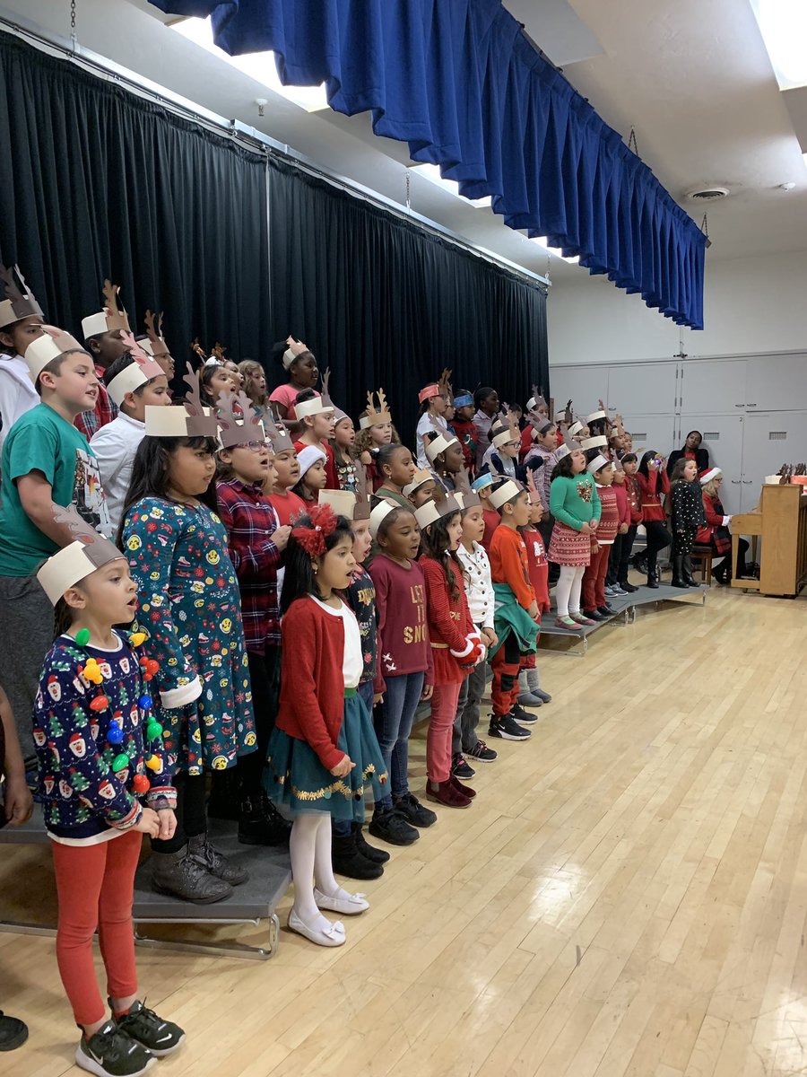 Packed house for tonight’s performance and the kids were truly amazing! @FairviewPanther #ProudToBeAPanther #holidayshow #community