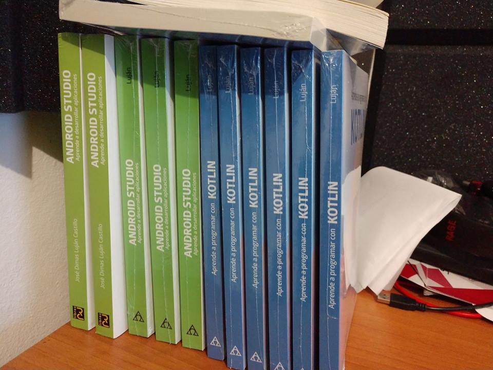 🍾🥳 Se va el primer libro de regalo de Navidad🍾🥳:
- Dar RT al tweet para participar y contar cual tecnología te ha costado aprender/dominar y la razón
-Se va a cualquier lugar que tenga  CP
-Se selecciona ganador random el 24 de Diciembre
- Se envia el libro en Febrero
Suerte!