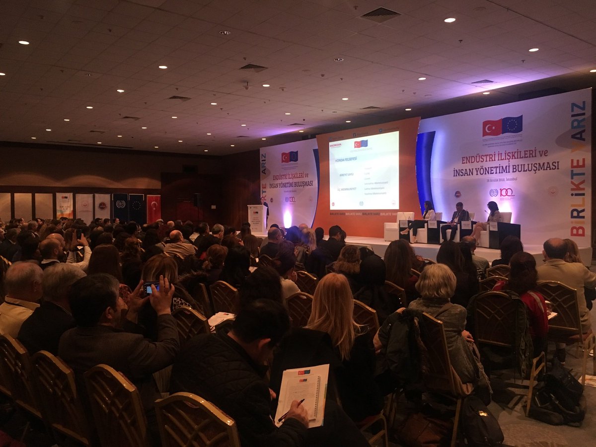Sosyal_Diyalog's tweet photo. İkili düzeyde sosyal diyalog deneyimlerinin paylaşıldığı ‘Endüstri İlişkileri ve İnsan Kaynakları Yönetimi’ konferansımız başladı. @iloankara @ailevecalisma @turkonfed @PERYONMERKEZ https://t.co/SeDxgl9e6h