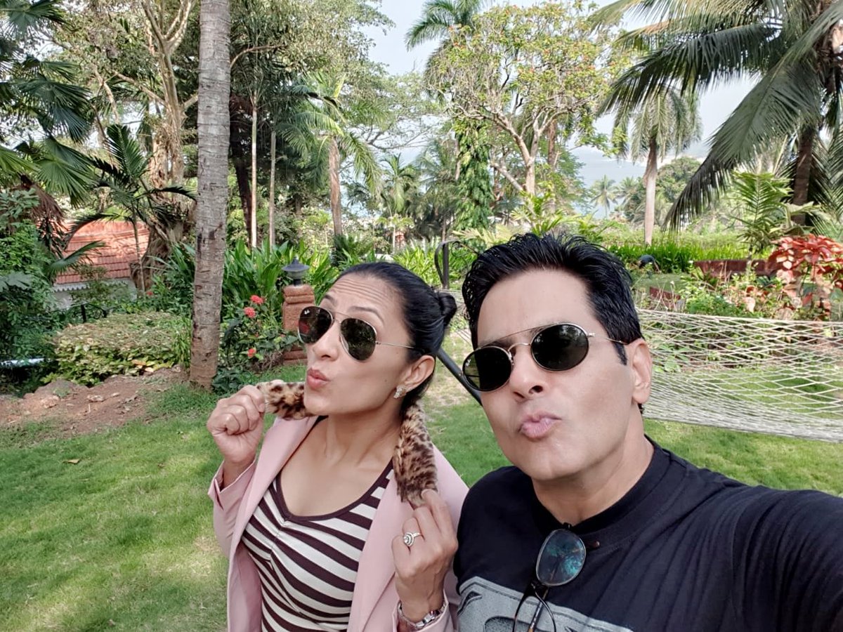 VandanaLalwani7's tweet photo. #throwback
Soaking the #Goa sun.. We are the #perpetual #pouters &amp; #posers 
And now for the hashtags 😉
#hubbyandwifey #goadiaries #traveldiaries #couplesgoals #love  #anniversarytrip #sunglasses #rayban #monishajaisingh jacket #thankyouvermaji https://t.co/MsC4ufHuak