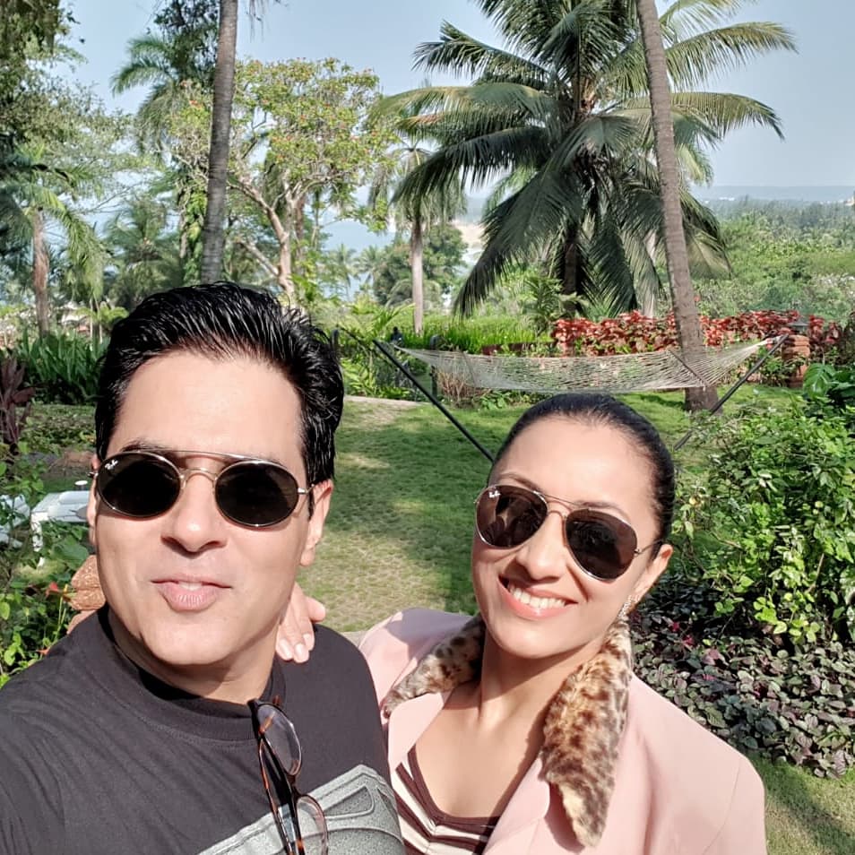 VandanaLalwani7's tweet photo. #throwback
Soaking the #Goa sun.. We are the #perpetual #pouters &amp; #posers 
And now for the hashtags 😉
#hubbyandwifey #goadiaries #traveldiaries #couplesgoals #love  #anniversarytrip #sunglasses #rayban #monishajaisingh jacket #thankyouvermaji https://t.co/MsC4ufHuak