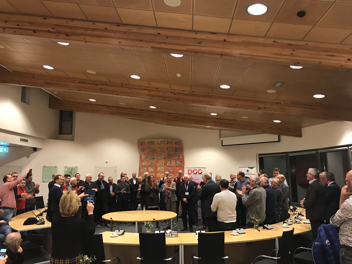 RendoGroep's tweet photo. Er komt glasvezel in Noordoost Drenthe en Annen. 49,6 % van de inwoners kozen voor een glasvezelabonnement. De drijvende kracht achter het initiatief is Drents Glasvezel Collectief. Met meer dan 200 vrijwilligers maken zij zich al jaren hard voor glasvezel in hun Drentse dorpen. https://t.co/eXZjs5CDBd