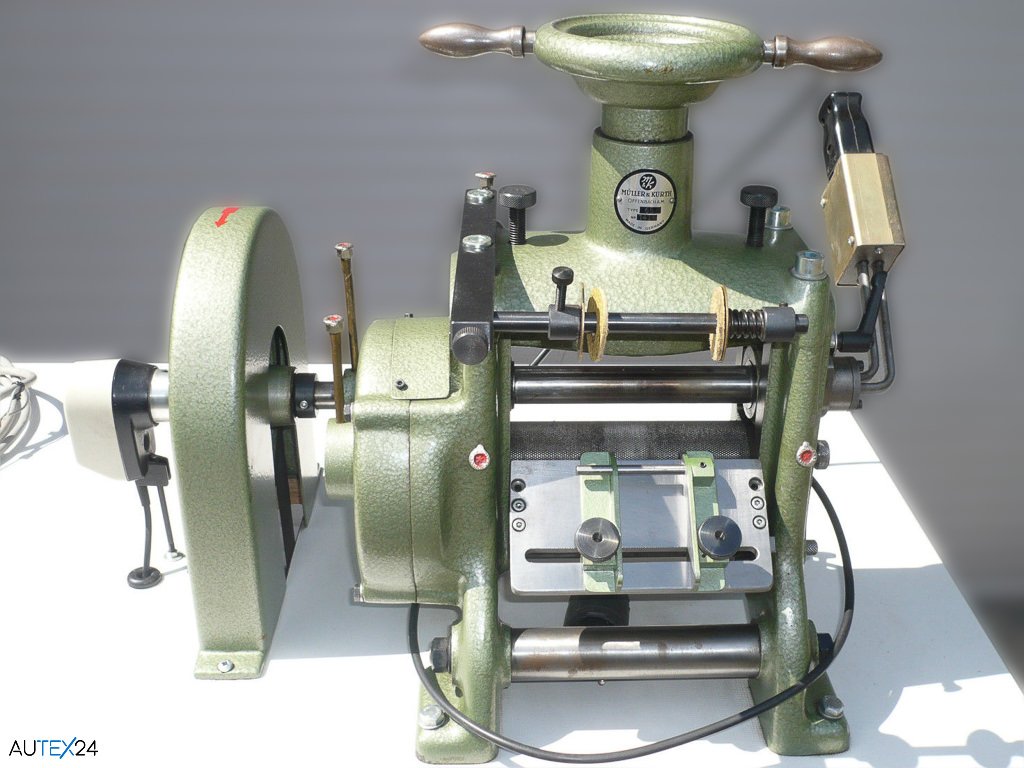 AUTEX24's tweet photo. Müller &amp; Kurth 65 Heavy Strap Folding Machine #müller&amp;kurth #foldingmachine #leathermachine #leder #leather #industriemaschine #industrialmachine #leathercraft #leatherwork #lederschärfmaschine #produktion #autex24 #hannover #hamburg https://t.co/wOEE1Vtcpo