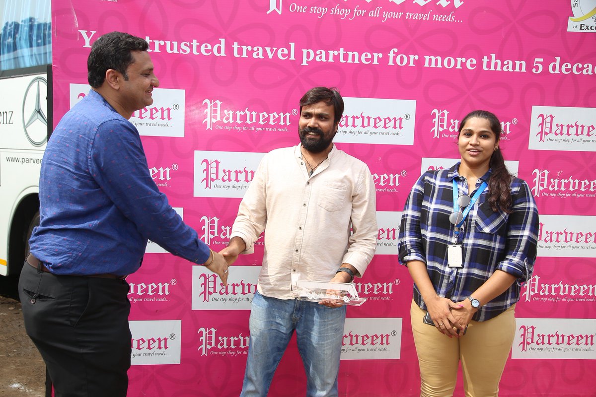 parveen_travels's tweet photo. Parveen travels becomes the official travel partner for Team #Seethakaathi and our bus was completely branded with their movie posters. Actor #VijaySethupathi waved off #SeethakaathiExpress at our bus yard. wishing the movie a grand success.
@VijaySethuOffl @nambessan_ramya https://t.co/nlIF8THrnB