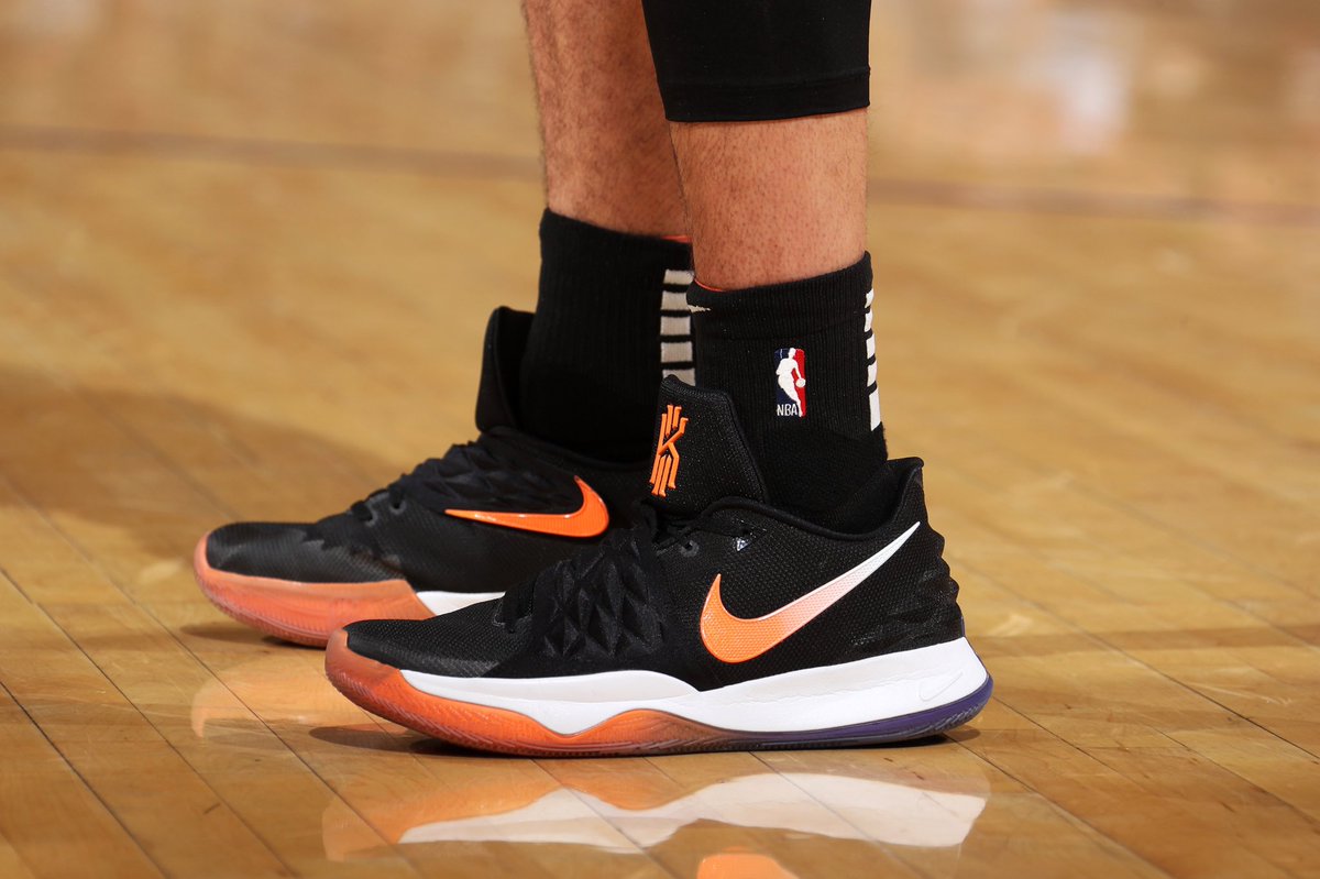 kyrie low knicks