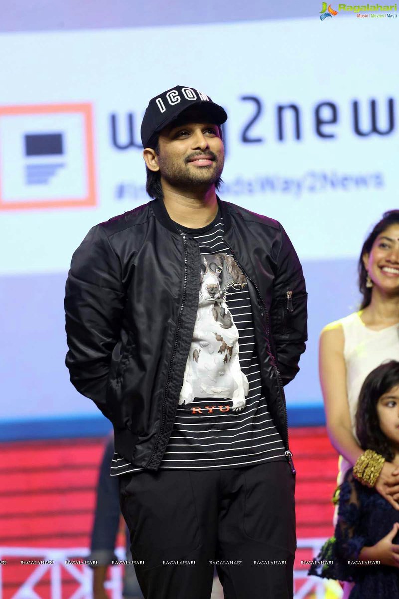 KspAAfan's tweet photo. Few more clicks #StylishStar #AlluArjun at #PPLMPreReleaseEvent https://t.co/hLe56v6S7m