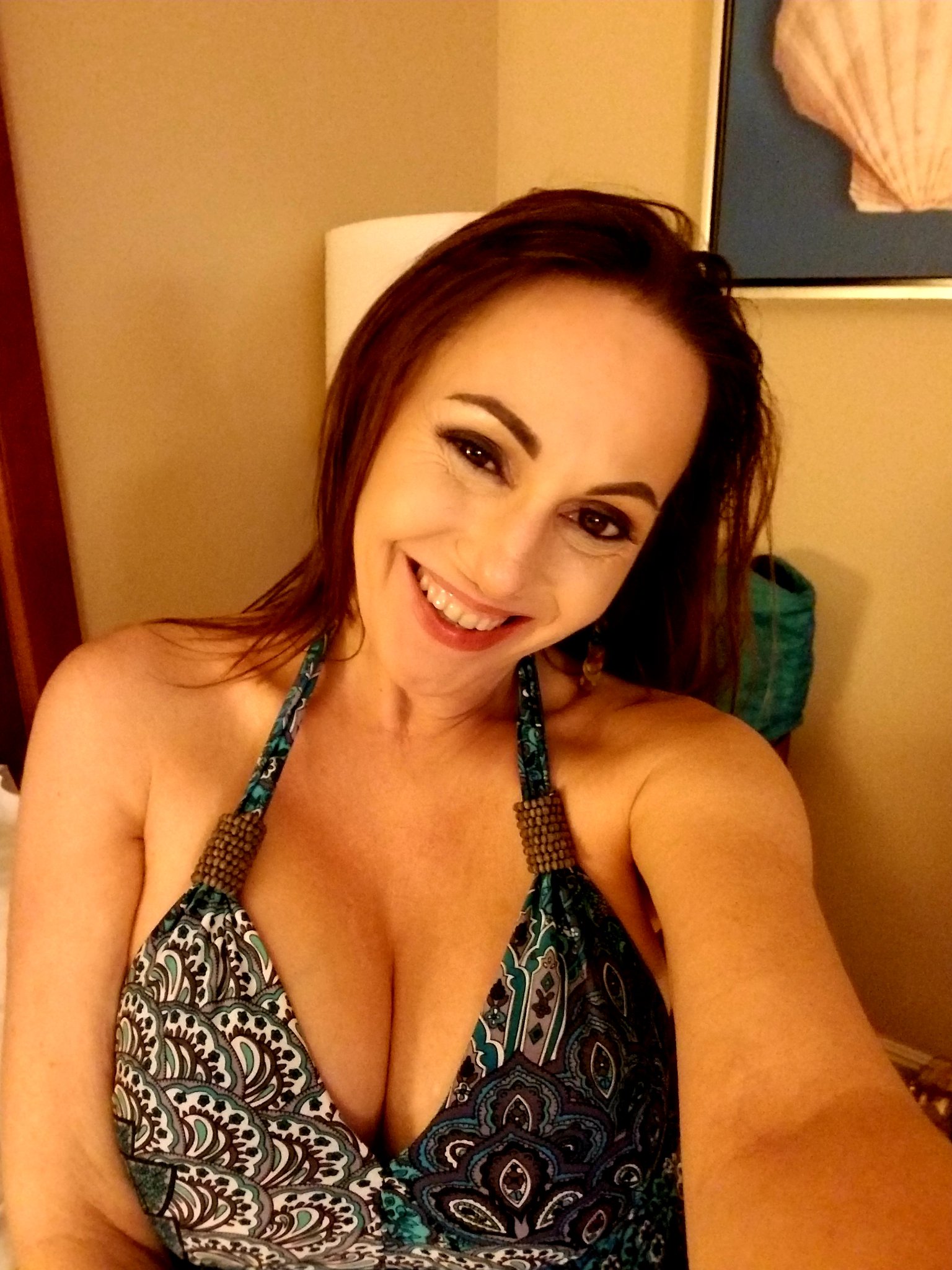 Hello!! Been awhile❤❤❤❤ https://t.co/M02jRkeWiX