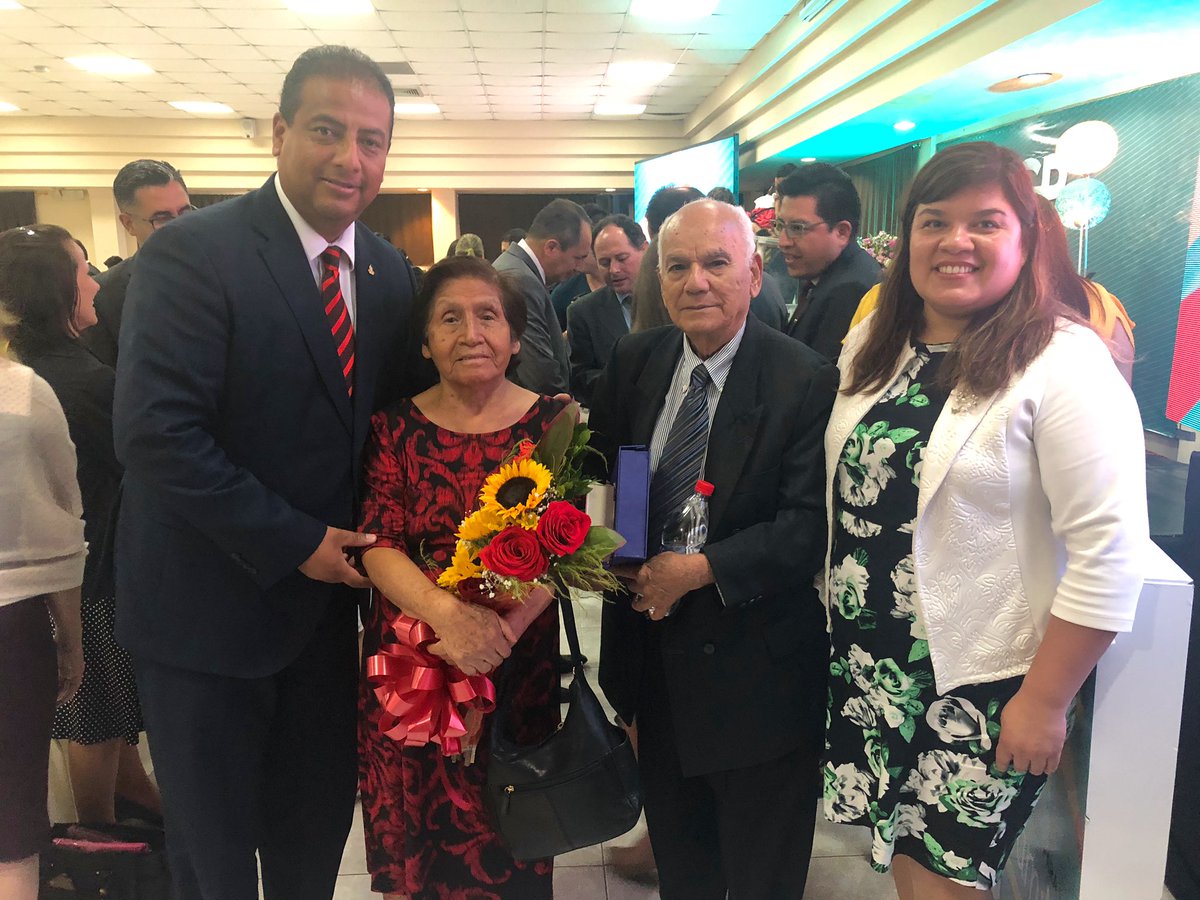 Pr. Alejandro Monserrat 
92 años de edad, 45 años de Ministerio, 62 años de casado con su esposa Reina, 29 años de Jubilado
Una INSPIRACIÓN, y sigue activo sirviendo al Señor
<a href="/prertonkohler/">Erton C Köhler</a> <a href="/brunoraso/">Bruno Raso</a> <a href="/PrLucasAlves/">Lucas Alves</a> <a href="/prgiovanny/">giovanny</a> #AsambleaMinisterialUnidaUE