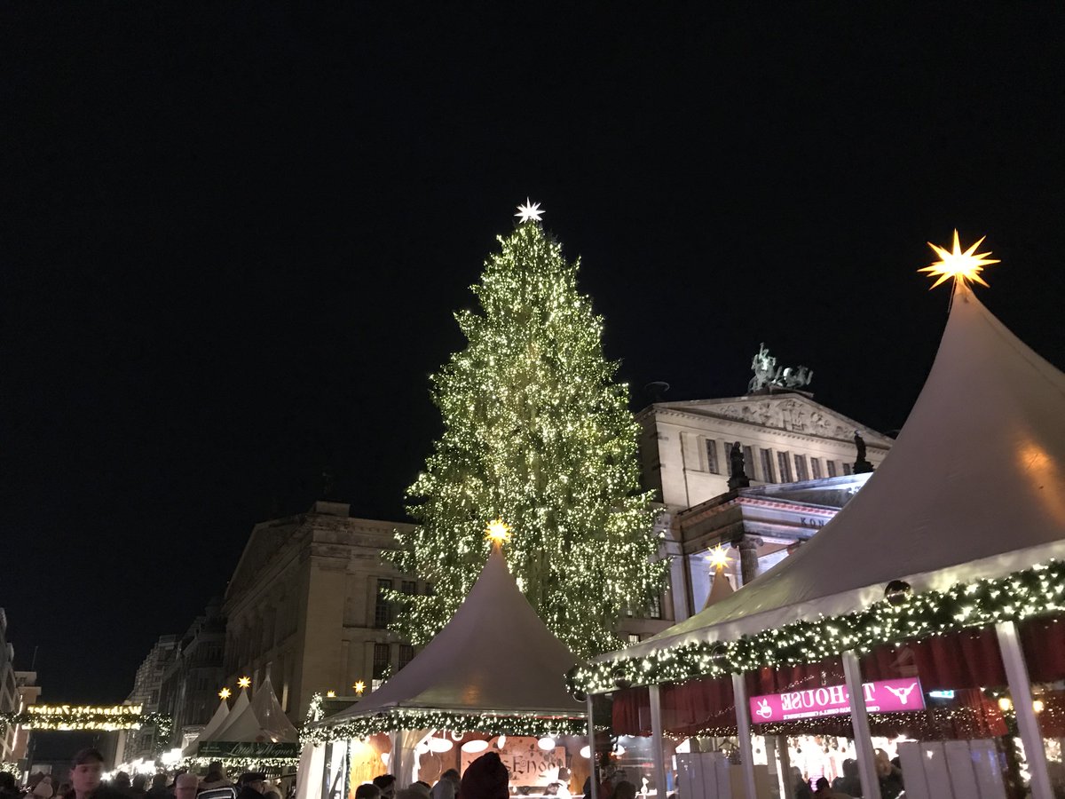 getgoodsoftware's tweet photo. We had a great time visiting 🇩🇪 Berlin. Thanks @lin_huiyi and the @resolutiongmbh team for showing us the local Christmas market🍷. We also recommend @c_reichert's unofficial guided walking tour! https://t.co/ddPh7FAWL4