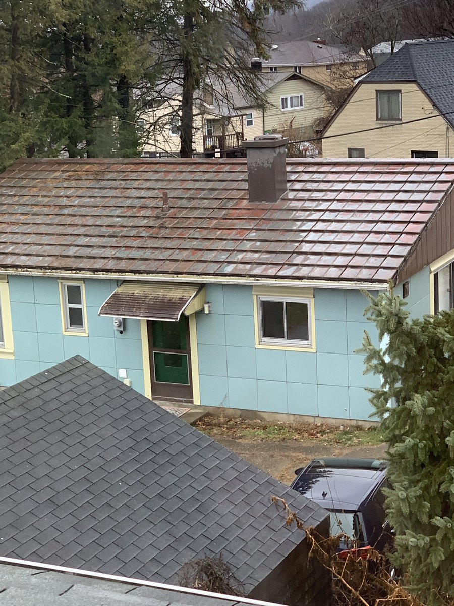 Tim_Gyves's tweet photo. After a decade in Pittsburgh and nearly as much time buying and selling houses I’d never come across one of these. When I saw this strange house scouting around in Avalon I knew it was something else - just didn’t know it was a #Lustron house https://t.co/h8hd6G6HKa