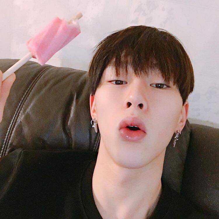 T_tar_rt's tweet photo. หาเด็กมาป่วนเดม😉
RT - FF(rd)
♥️ - DM #ยืมเมจforsex #บอทเก่า #บอทโสด #บอทเหงา #เรียลชาย #เรียลมัธยม https://t.co/vPBQRkk2Nz