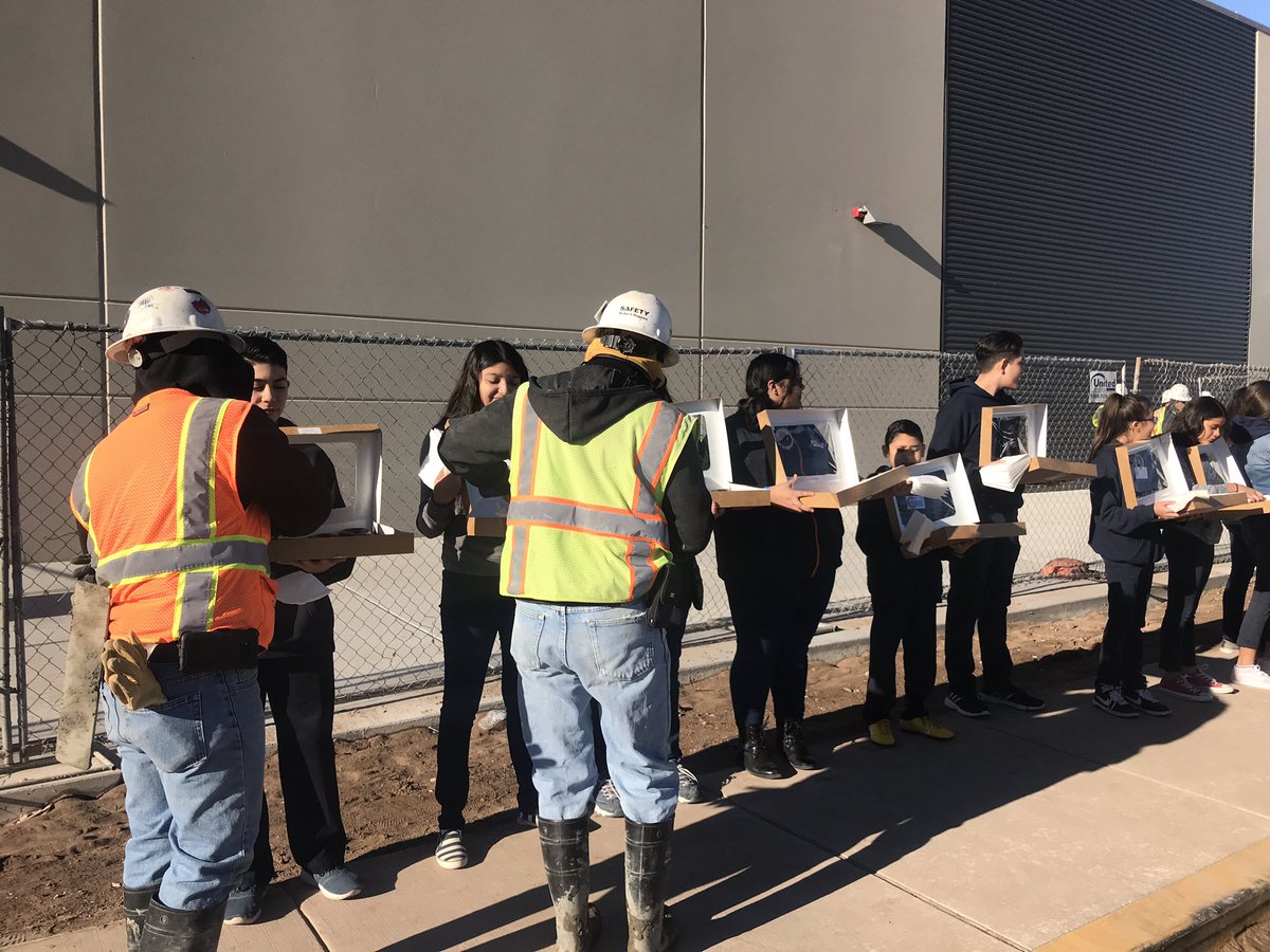 CaminoRealMS's tweet photo. Our Student Ambassadors saying “Thank You” to the men and women who helped make this dream a reality!   They passed out donuts to about 150 workers!  #BESTstudents #THEDistrict  #OFOD #ExcellenceByDesign https://t.co/i07x4Xq6Lq