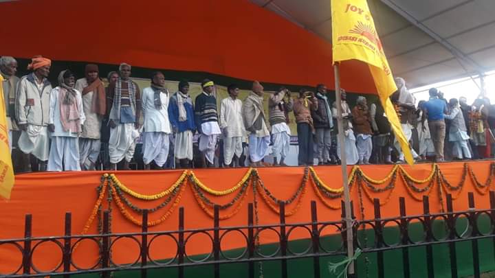 SumitMahata3's tweet photo. Our demands are 
1.Reinclusion in ST.
2.Inclusion of our Mother tongue "Kudmali" language in 8th schedule of Indian Constitution and so on...
#KudmiMovementForJustice https://t.co/WAY2PvWqkc