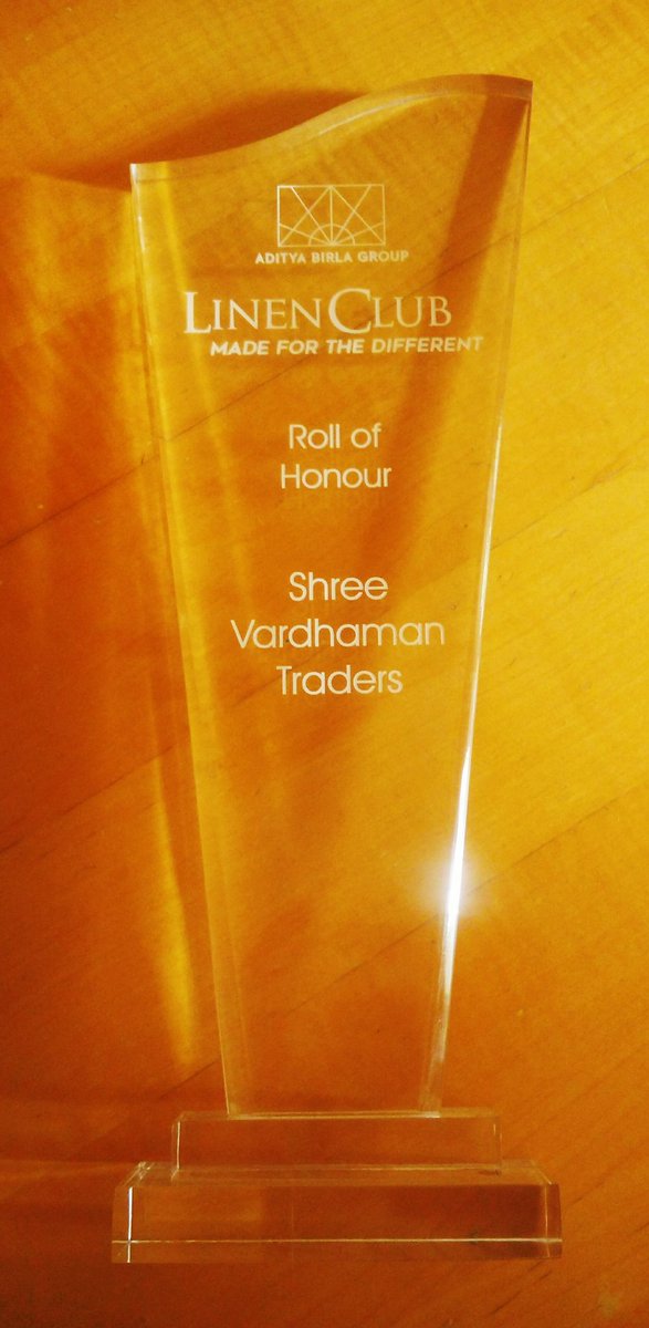 svtpune's tweet photo. *Shree Vardhaman Traders, Pune* has been awarded *LinenClub ROLL OF HONOUR award 2018.* The award is conferred in recognition of significant and enduring service that made an outstanding and distinguished contribution #LinenClub @LinenClub https://t.co/BXxsw0SD6c