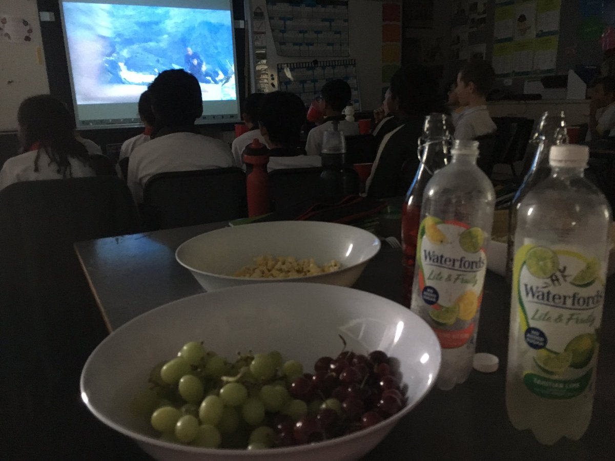 KVanOosterum's tweet photo. #HealthyFood class party was a hit! Turns out kids are excited about natural treats:) #makesmehappy #hpe #healthyschools https://t.co/j2uMj28iBc